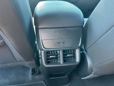 Used 2025 Chevrolet Equinox LT FWD image 22