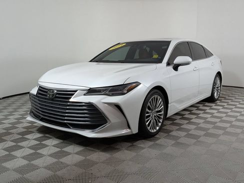 Used 2019 Toyota Avalon Limited FWD image 7