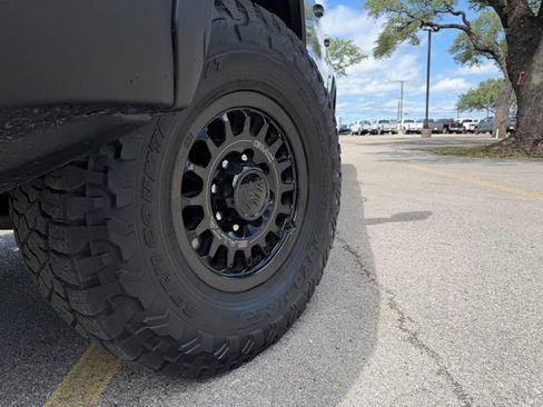 Used 2024 GMC Sierra 2500 AT4X w/ AT4X AEV Edition AWD/4WD image 8