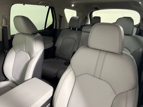 Used 2025 Honda Pilot EX-L image 35