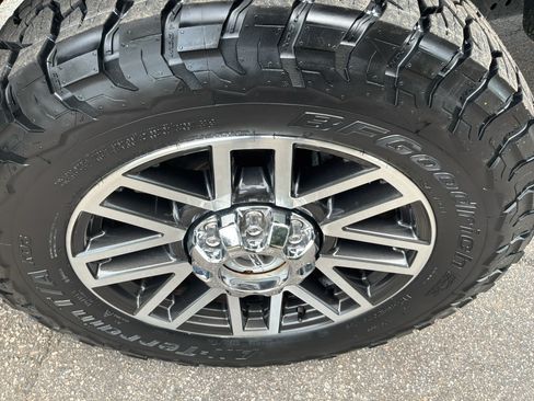 Used 2019 Ford F250 Lariat w/ Lariat Ultimate Package AWD/4WD image 13