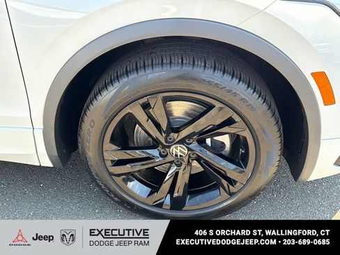Used 2023 Volkswagen Tiguan SE R-Line AWD/4WD image 7