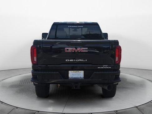 Used 2023 GMC Sierra 2500 Denali w/ Denali Black Diamond Edition AWD/4WD image 4