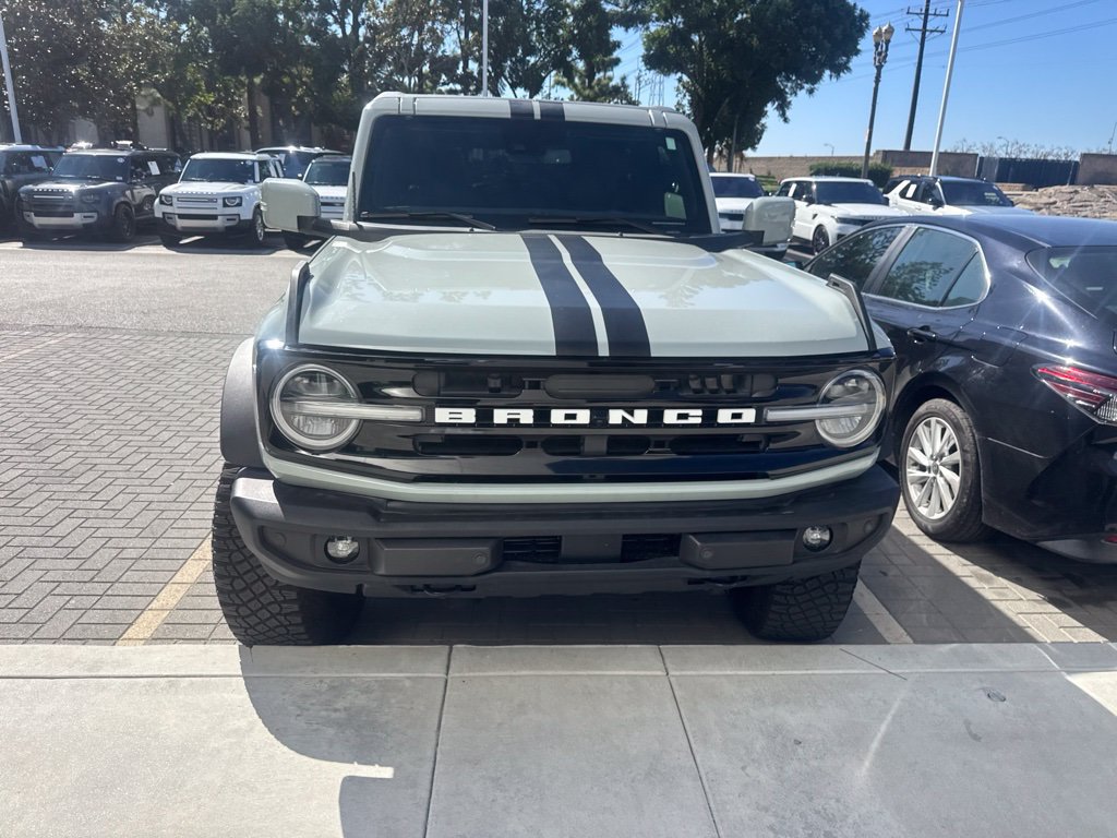 Used 2024 Ford Bronco Outer Banks w/ Sasquatch Package AWD/4WD image 2