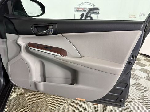 Used 2012 Toyota Camry XLE w/ Leather Pkg image 15