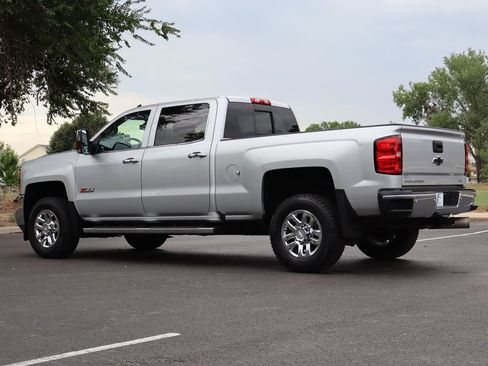 Used 2019 Chevrolet Silverado 2500 LTZ w/ Duramax Plus Package AWD/4WD image 7