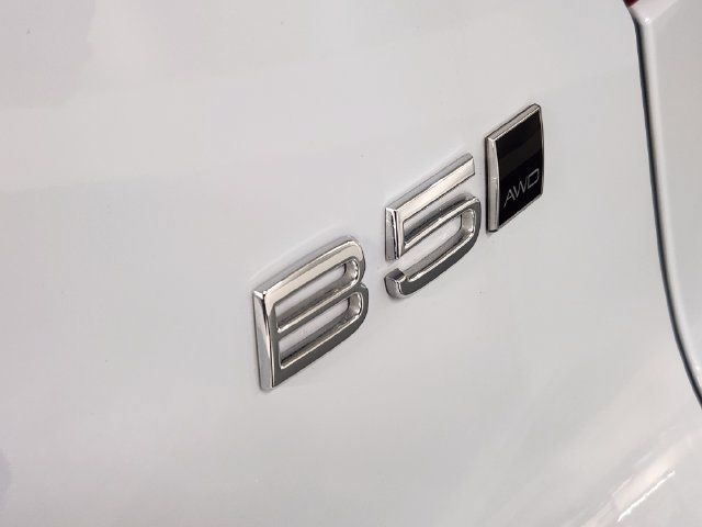 Certified 2026 Volvo XC40 B5 Plus w/ Protection Package Premier AWD/4WD image 13
