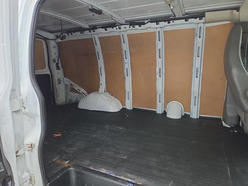 Used 2019 Chevrolet Express 3500 w/ Driver Convenience Package RWD image 14
