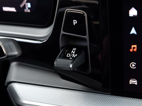 Certified 2024 Porsche Cayenne Coupe AWD/4WD image 18