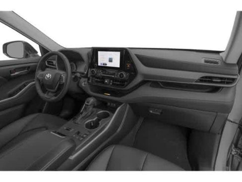 Certified 2026 Toyota Highlander XLE AWD/4WD image 17