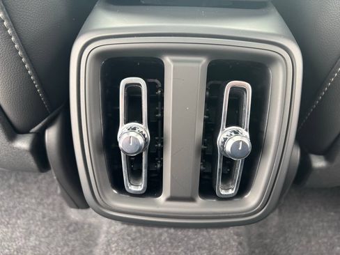 Certified 2026 Volvo XC40 B5 Plus w/ Protection Package Premier AWD/4WD image 24