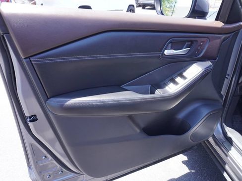 Used 2023 Nissan Rogue SL w/ SL Premium Package FWD image 15