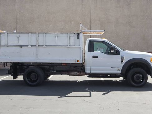 Used 2017 Ford F550 2WD Regular Cab Super Duty image 11