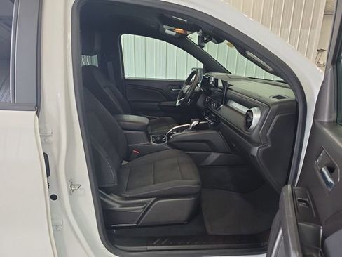 Used 2024 Chevrolet Colorado LT w/ LT Convenience Package II AWD/4WD image 31
