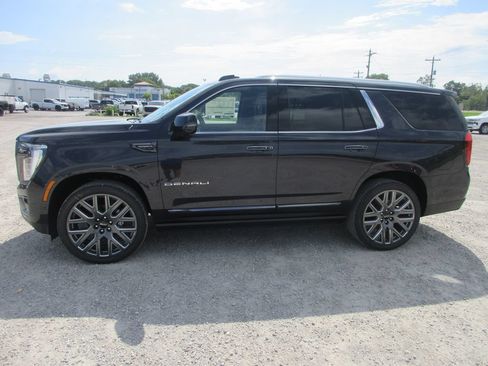 New 2026 GMC Yukon Denali Ultimate AWD/4WD image 7