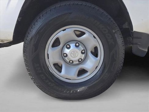 Used 2019 Toyota Tacoma SR w/ SR Convenience Package image 22