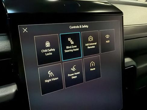 Used 2025 GMC Yukon XL AT4 Ultimate AWD/4WD image 35