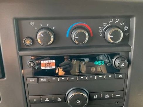 New 2026 Chevrolet Express 3500 LT w/ LT Preferred Equipment Group RWD image 13