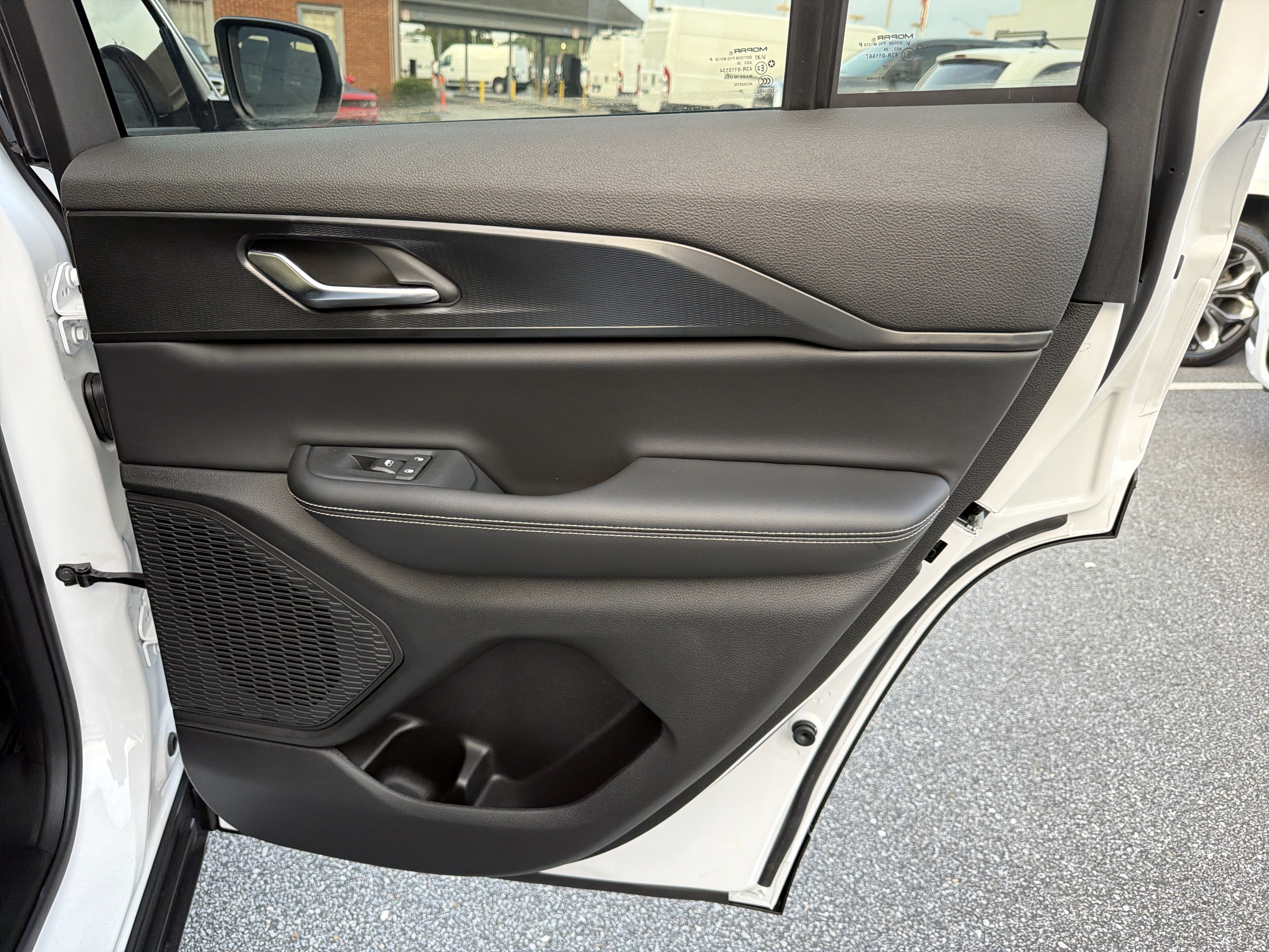 New 2027 Jeep Grand Cherokee Laredo X RWD image 15