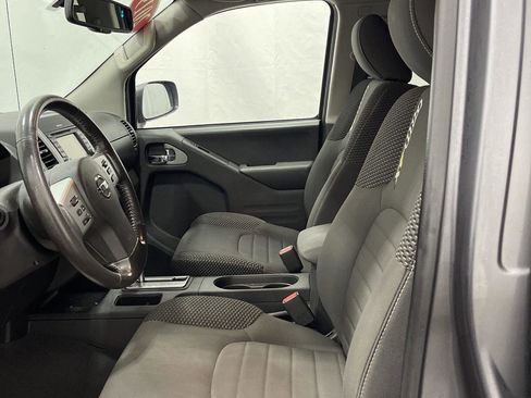 Used 2019 Nissan Frontier PRO-4X image 3