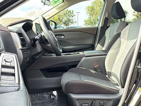 Used 2023 Nissan Rogue SV image 21