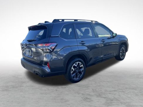 Used 2025 Subaru Forester Premium image 9