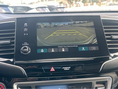 Used 2019 Honda Pilot Touring image 10