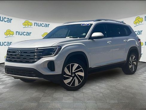 Used 2025 Volkswagen Atlas SEL AWD/4WD image 3