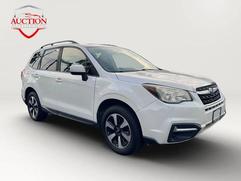 Used 2017 Subaru Forester 2.5i Premium w/ All-Weather Package AWD/4WD image 3