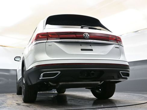 Used 2025 Volkswagen Atlas SE w/ Panoramic Sunroof Package image 32