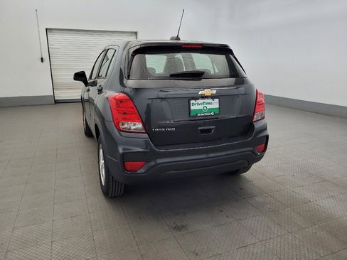 Used 2019 Chevrolet Trax LS w/ LPO, Cargo Package AWD/4WD image 6