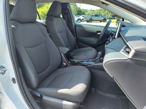Used 2020 Toyota Corolla LE image 19