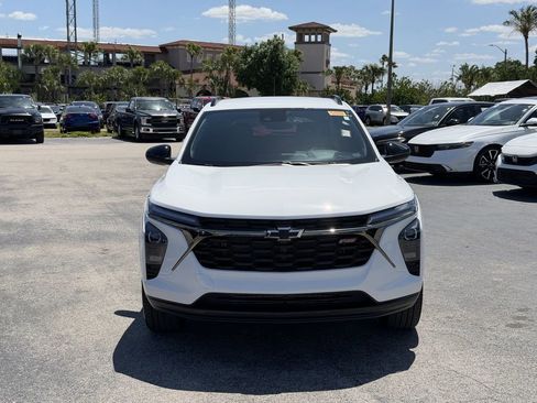Certified 2026 Chevrolet Trax RS w/ Driver Confidence Package FWD image 3
