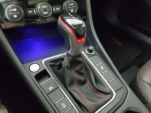 Used 2022 Volkswagen Jetta GLI Autobahn image 30