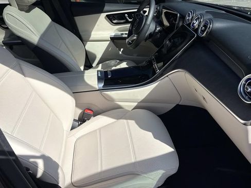 Used 2025 Mercedes-Benz GLC 300 w/ Winter Package image 23