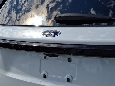 Used 2025 Ford Explorer ST AWD/4WD image 30