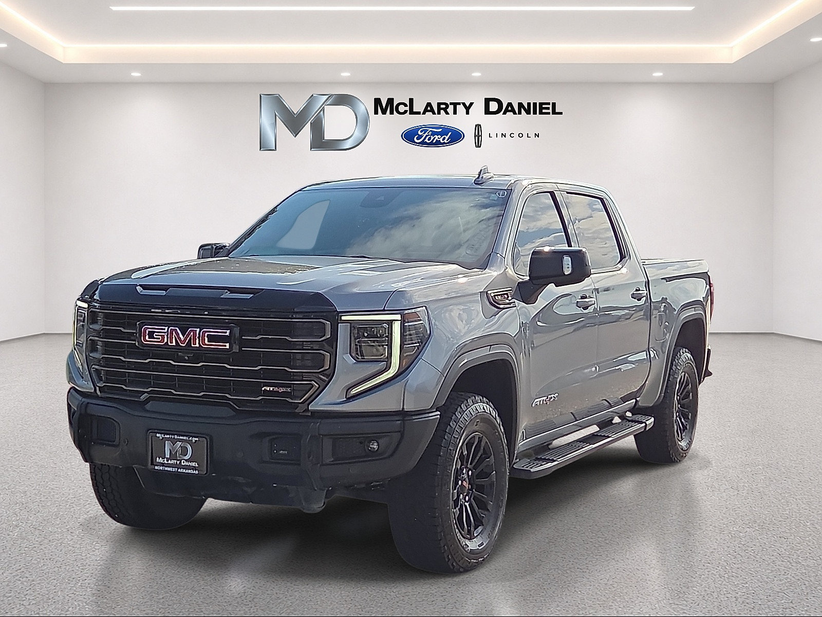 Used 2023 GMC Sierra 1500 AT4X AWD/4WD image 2