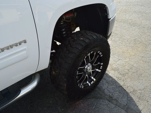 Used 2011 GMC Sierra 1500 SL image 10