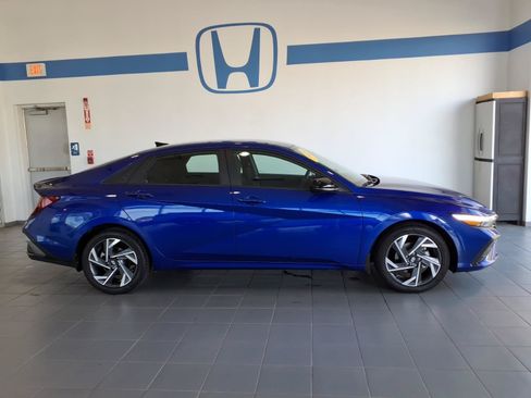 Certified 2025 Hyundai Elantra Sport FWD image 4