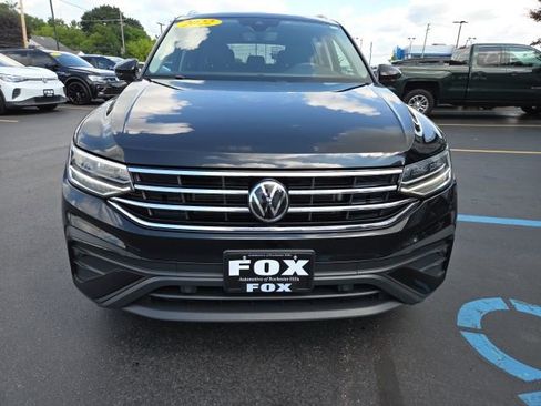 Certified 2022 Volkswagen Tiguan SE w/ Panoramic Sunroof Package image 2