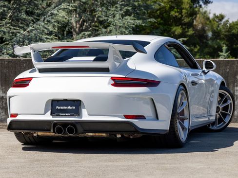 Used 2018 Porsche 911 GT3 RWD image 11