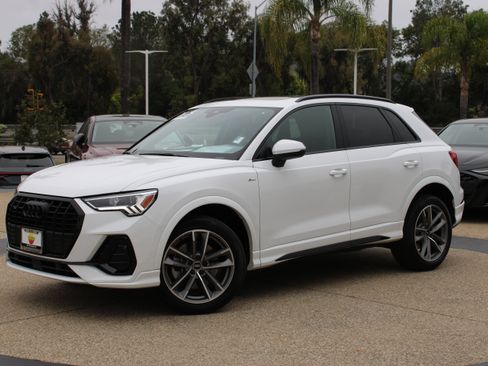 Certified 2025 Audi Q3 2.0T Premium w/ Convenience Package AWD/4WD image 1