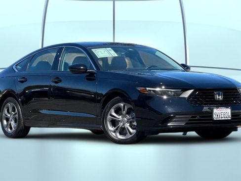 Used 2025 Honda Accord EX-L image 2