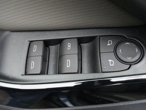 New 2026 Chevrolet Equinox LT w/ Convenience Package II image 33