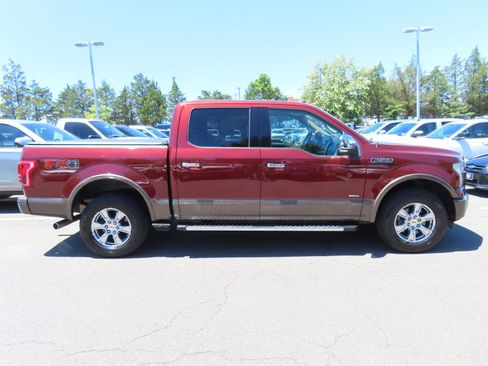 Used 2017 Ford F150 Lariat w/ Equipment Group 502A Luxury AWD/4WD image 4