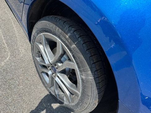 Used 2017 Ford Fusion SE w/ Equipment Group 601A image 19