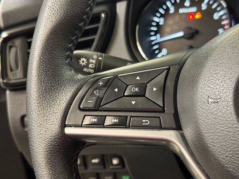 Used 2020 Nissan Rogue SV AWD/4WD image 38