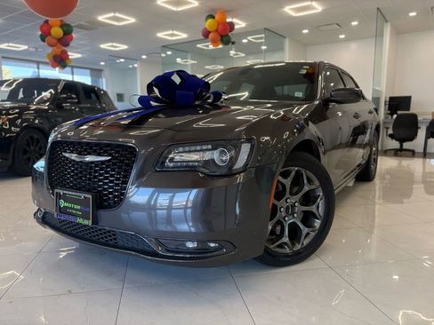Used 2017 Chrysler 300 S image 1