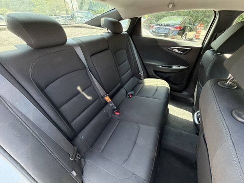 Used 2020 Chevrolet Malibu LT FWD image 12