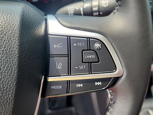 Used 2025 Toyota Highlander XSE AWD/4WD image 20